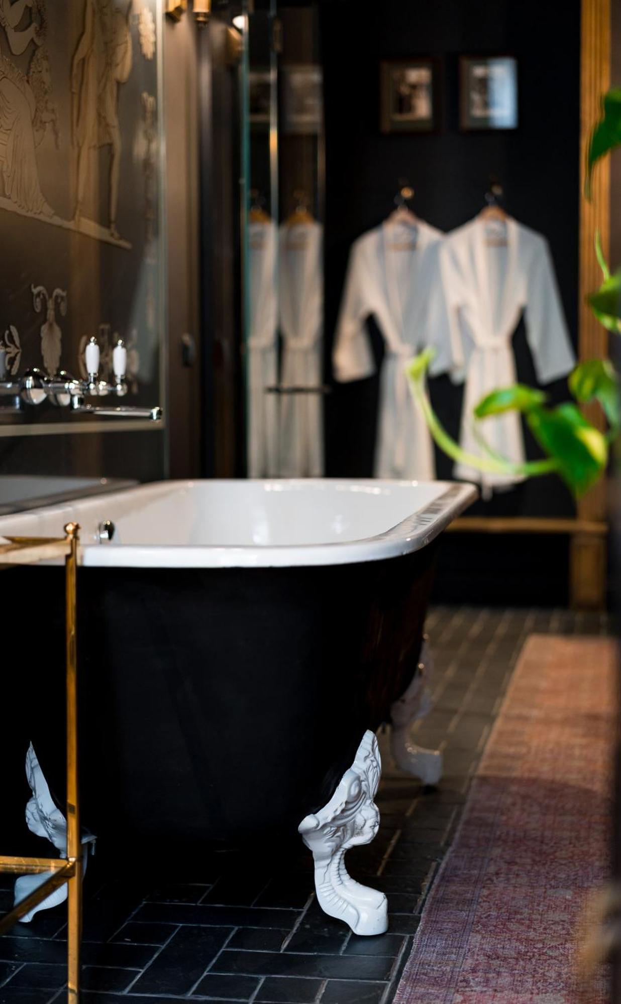 Communal Hotel Kutaisi Eksteriør billede